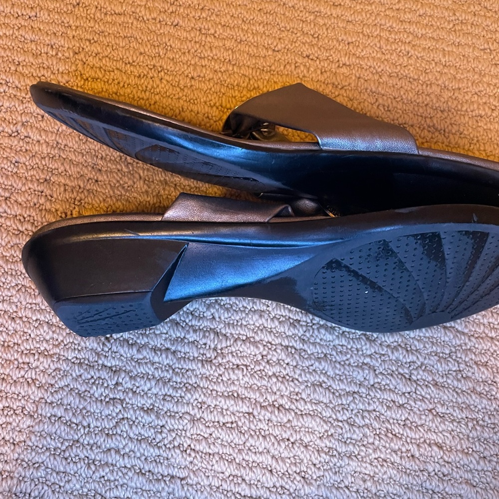 Sandals - Picture 5 of 6